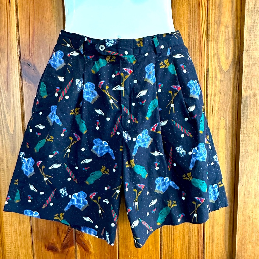 Vintage Lady Divots Golf shorts with golfing scene detail Size 8 see measurement